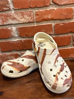 Jurassic World x Crocs Classic Clog Dinosaur Raptor Tiger Skin Size M5 / W7